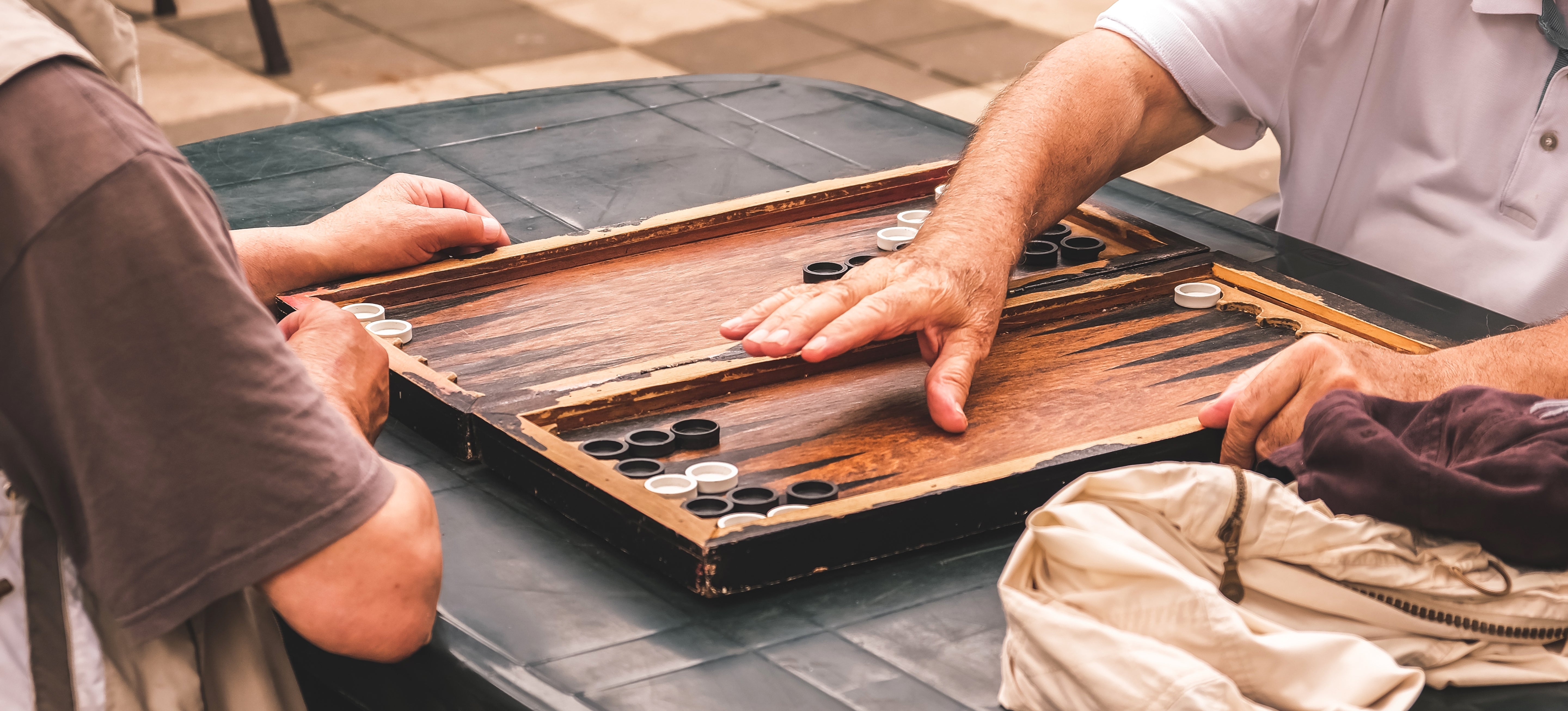 Backgammon Set - Klassiek Bordspel voor Strategen